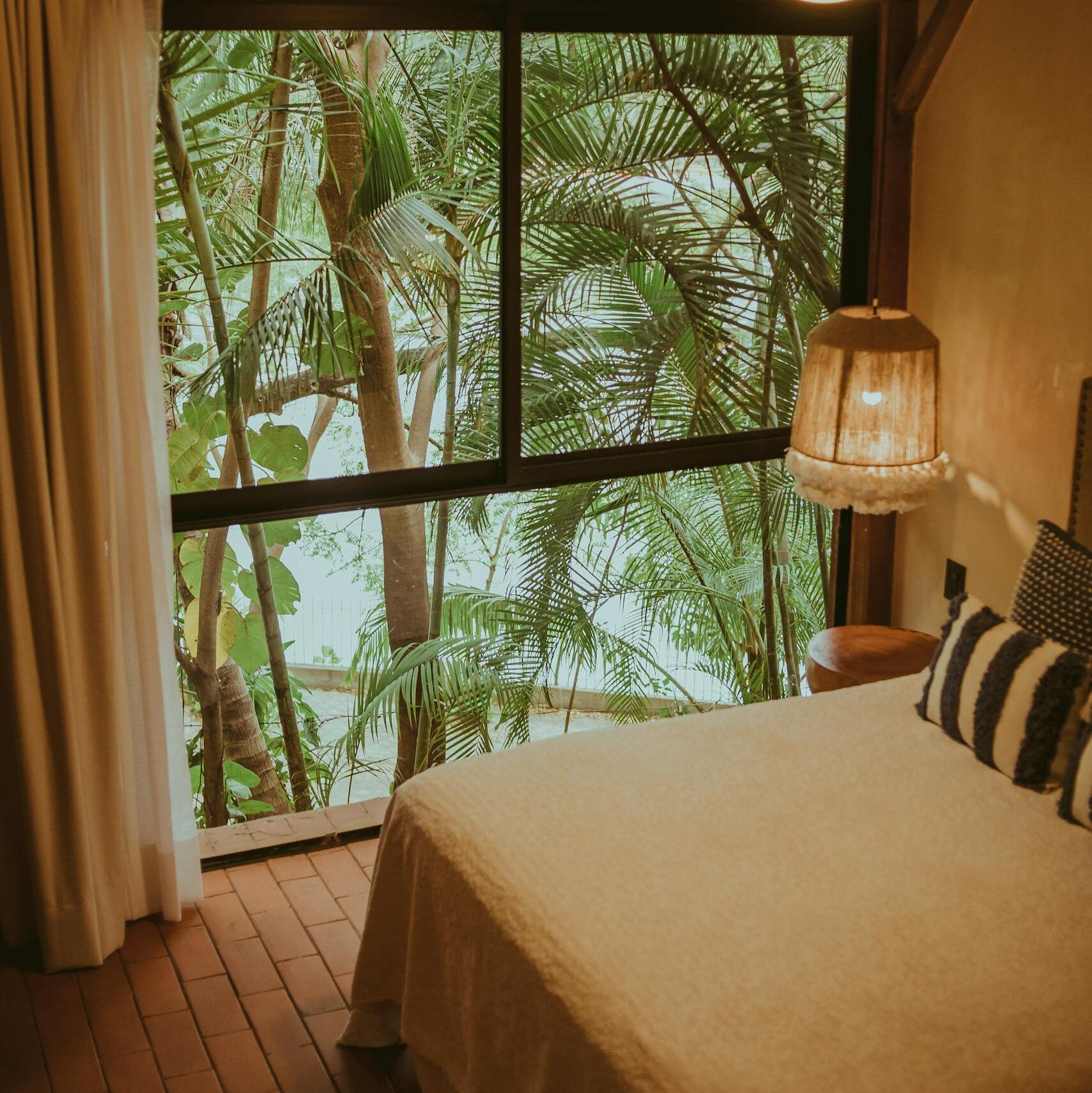 Bedroom with View on Palm Trees